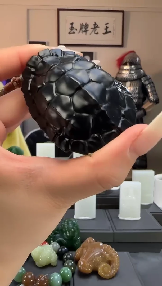 颈饰未镶嵌和田玉青玉富甲手把