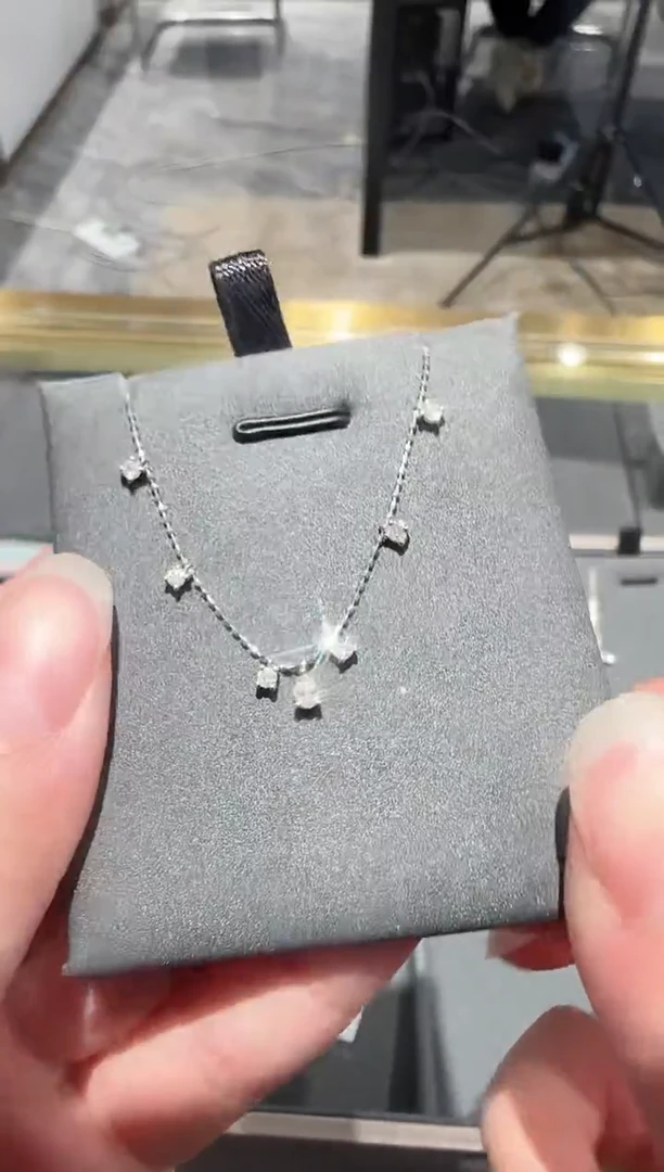 18K金镶嵌项链钻石水滴满天星