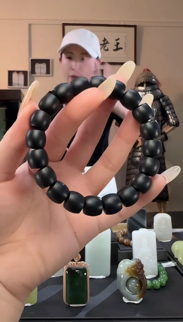 颈饰未镶嵌和田玉青玉直切手串