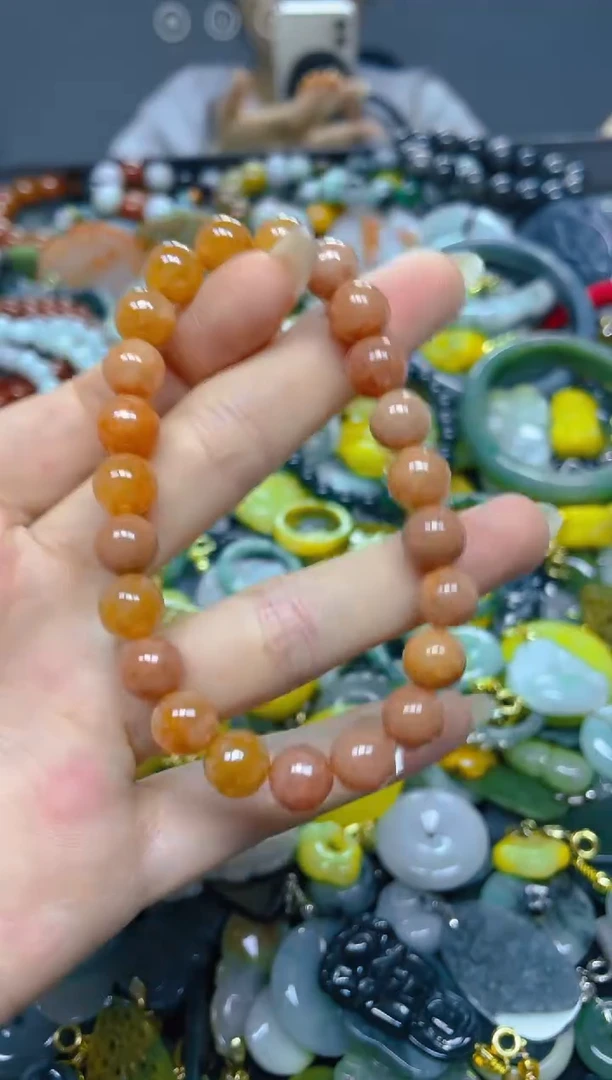 颈饰未镶嵌翡翠8MM/ G /翡翠A货，一件也是批发价