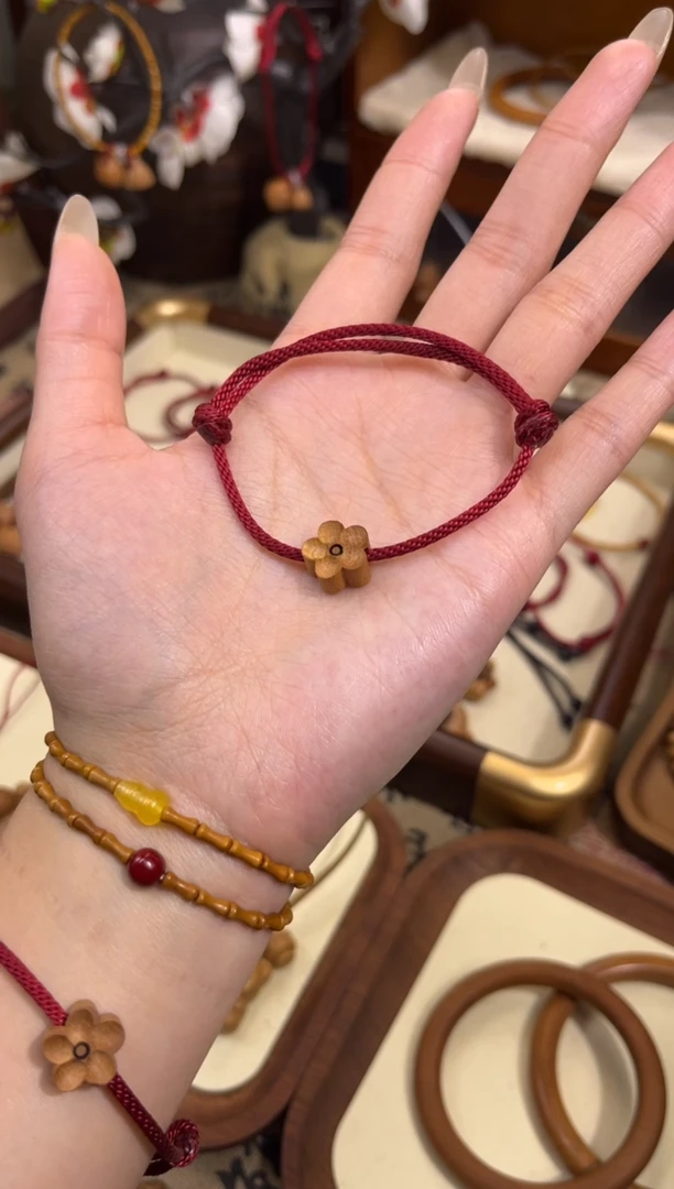 手串桃核【桃缘行】红绳「小花」桃木桃核辟、挡、驱、护 红绳可调节