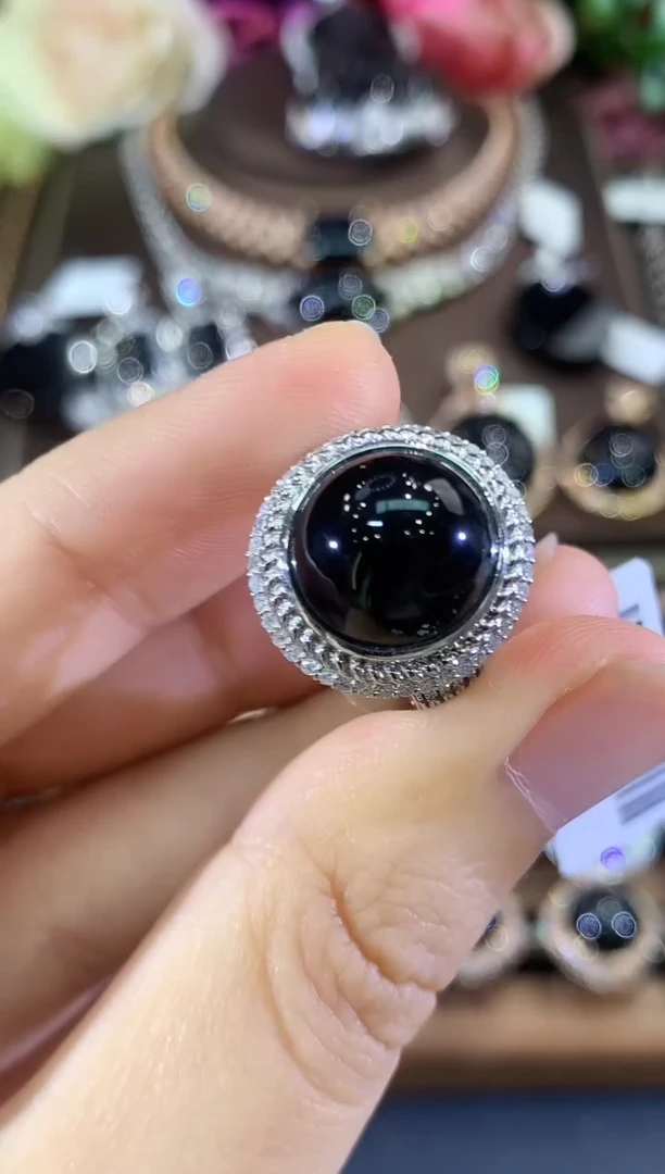 18K金镶嵌戒指翡翠B105