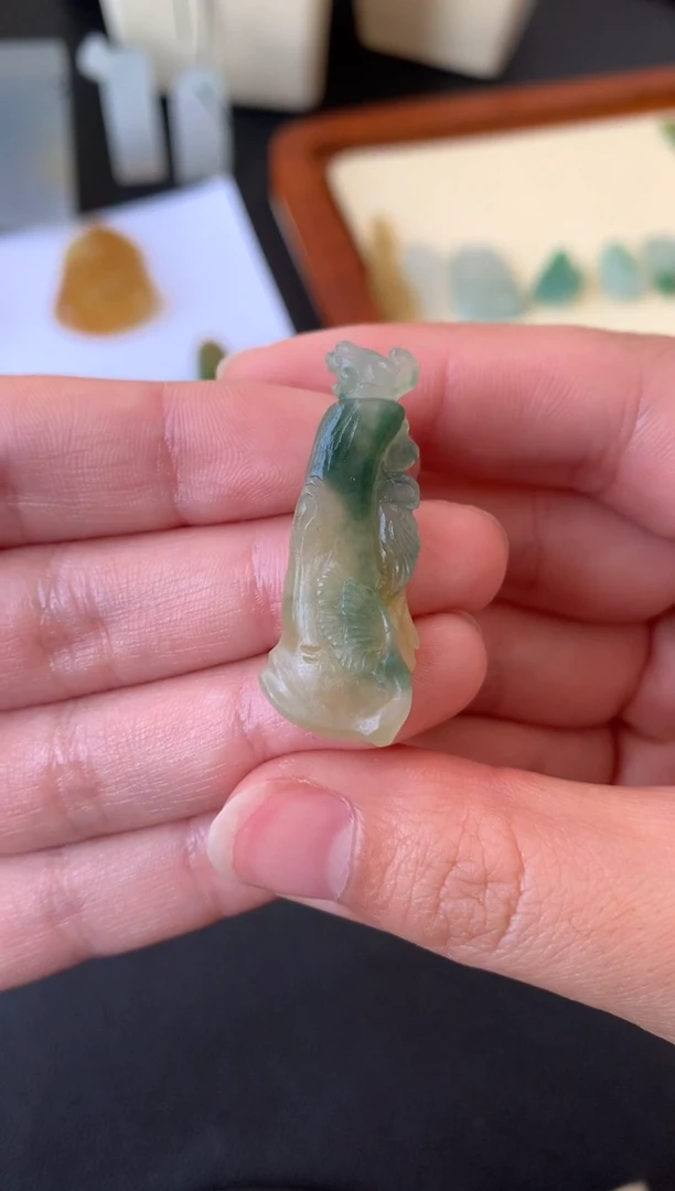 【闪购商品】定制翡翠未镶嵌翡翠