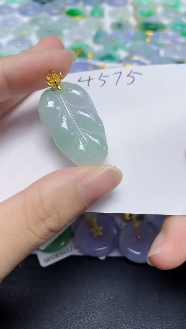 翡翠未镶嵌颈饰天然缅甸翡翠A货