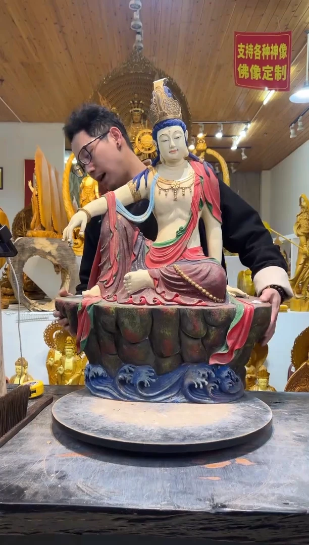 香樟木矿彩仿古工艺自在观音86cm高