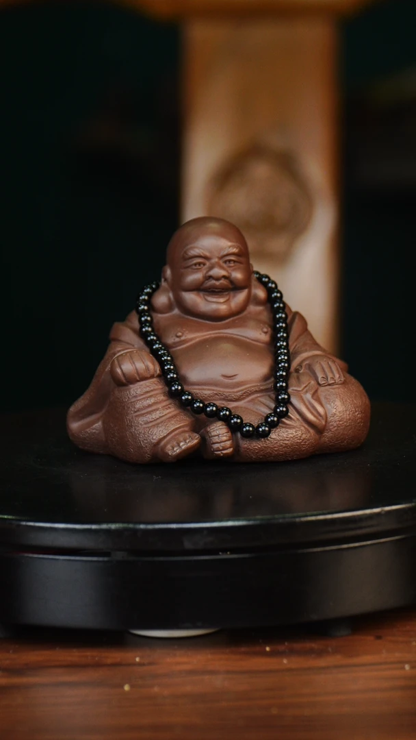 紫弥勒佛（带佛珠）宜兴紫砂茶宠摆件