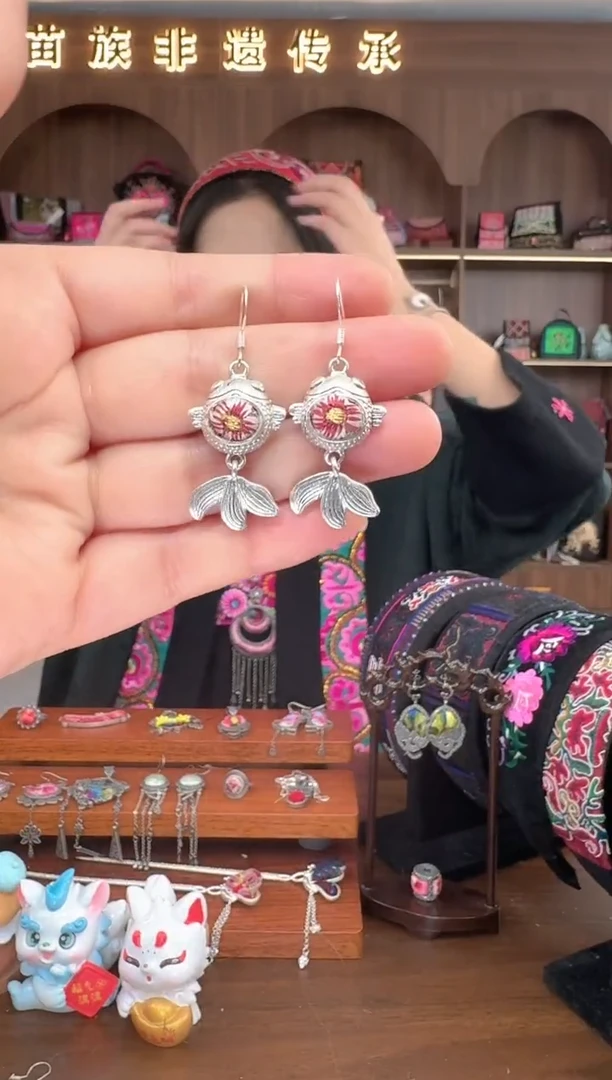 【闪购商品】织绣扶光苗绣传承8