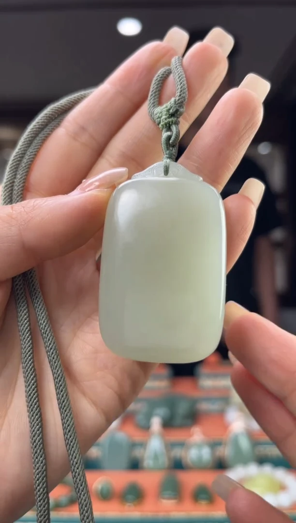 和田玉未镶嵌颈饰佩佩