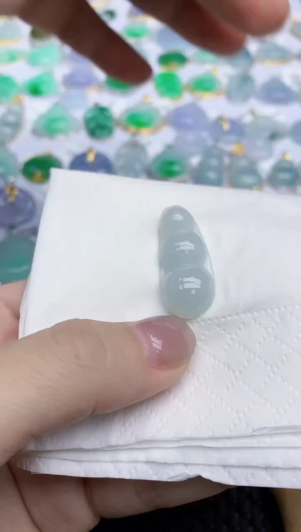 【闪购商品】翡翠颈饰未镶嵌天然翡翠A货