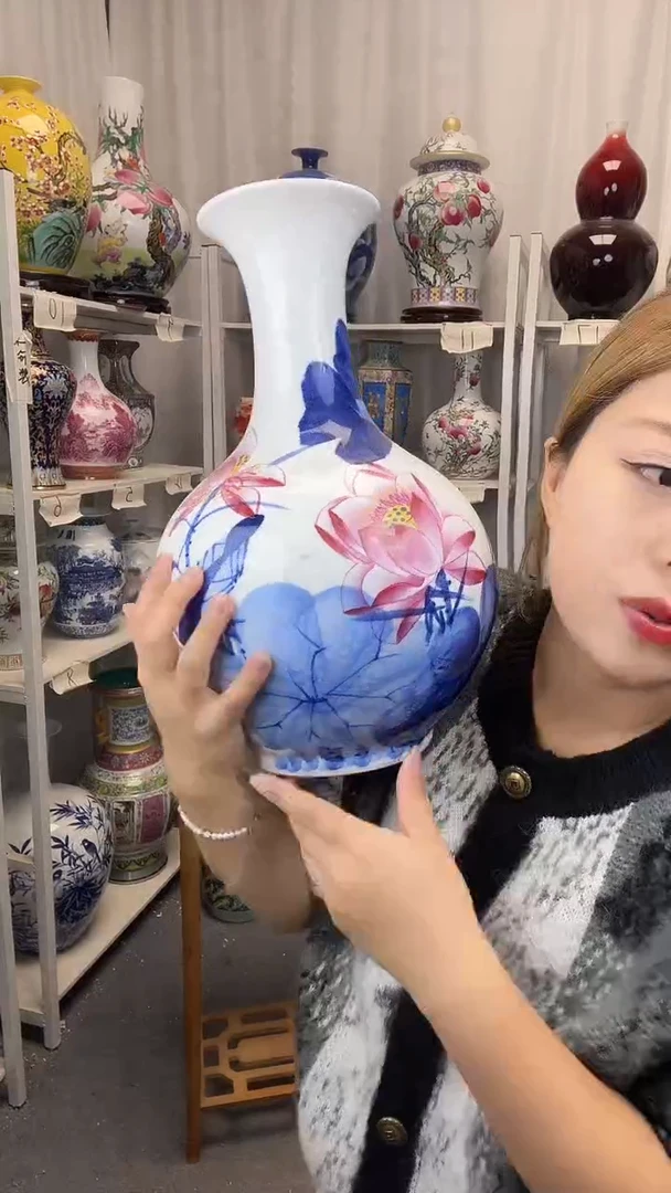 摆件景德镇陈春华荷花赏瓶