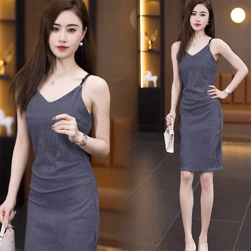 2025年夏季新款灰色吊带裙显瘦气质修身时尚中长款开叉吊带裙