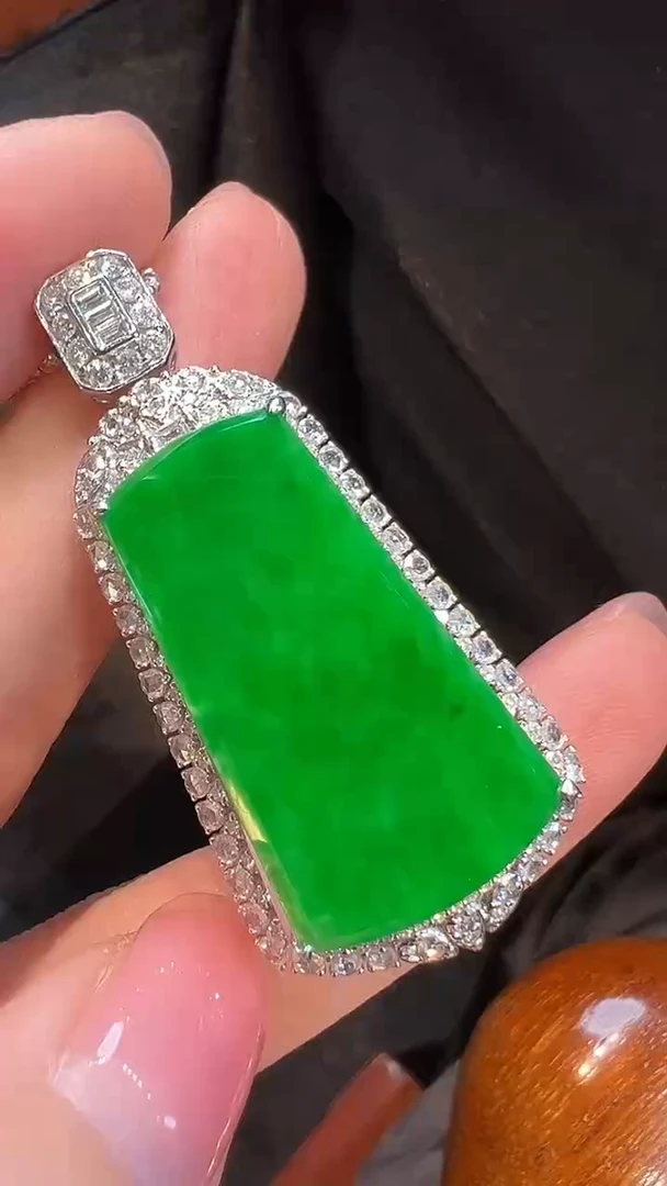 吊坠(不含链)18K金镶嵌翡翠L6