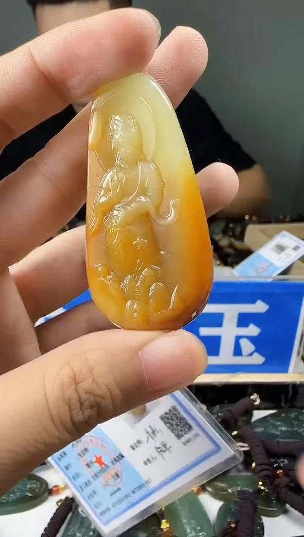 和田玉未镶嵌颈饰1