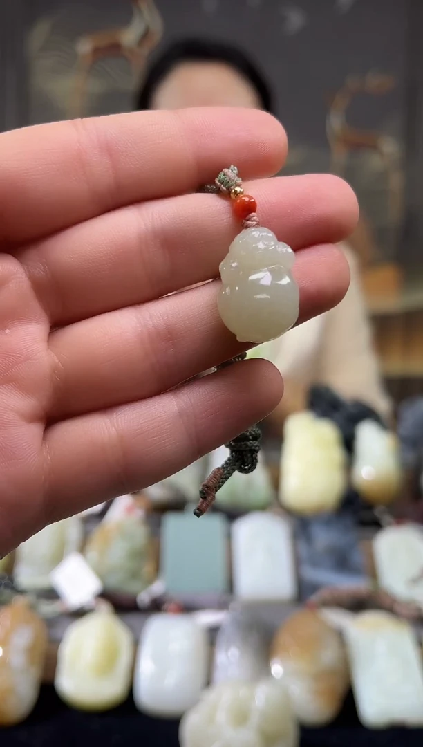 和田玉未镶嵌挂件吊坠