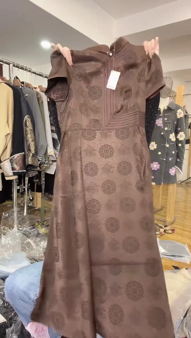 XL码      115-125斤  裙子