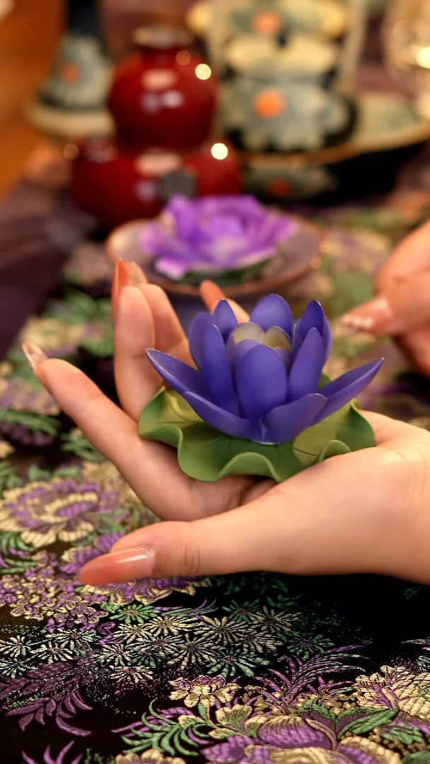 蓝莲花香插············