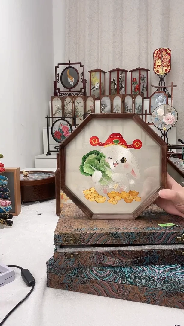 扇子苏绣作品手工摆台