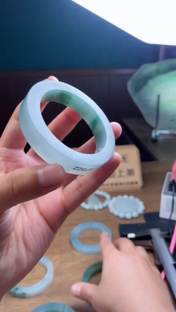 【闪购商品】定制翡翠手镯未镶嵌定制