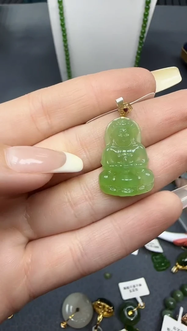 【闪购商品】和田玉挂件18K金镶嵌1