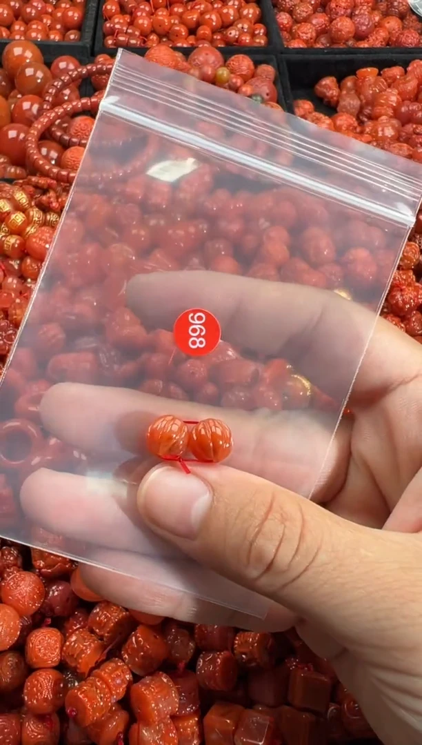 南红玛瑙未镶嵌颈饰1