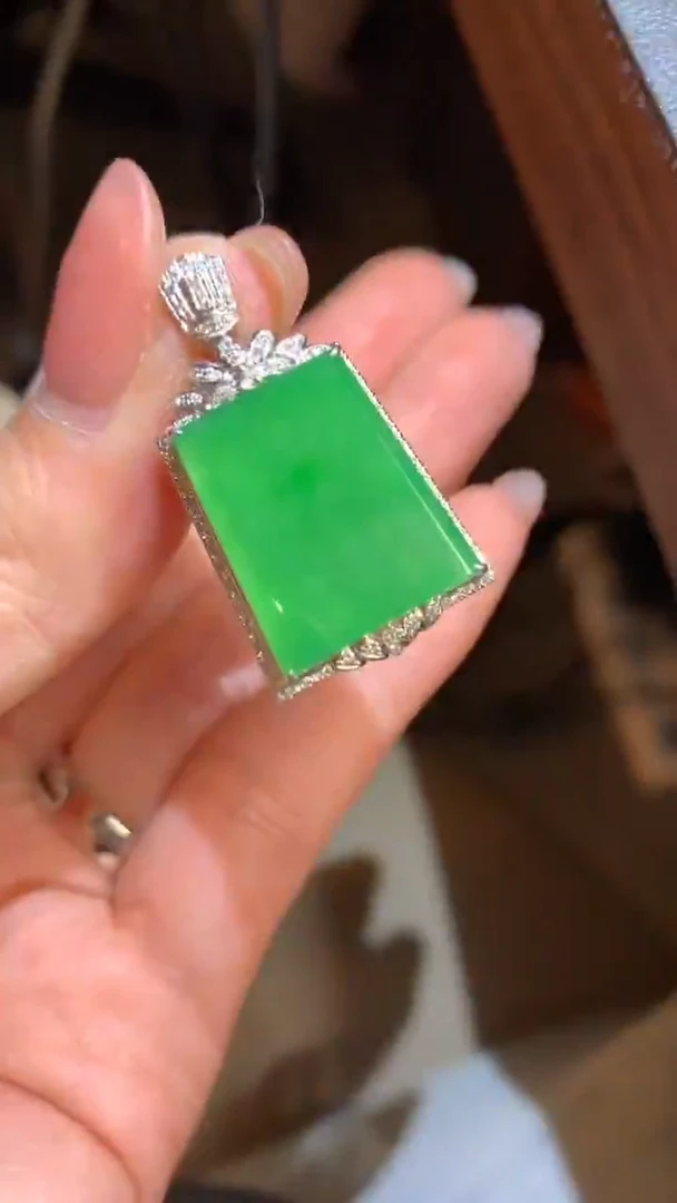 吊坠(不含链)18K金镶嵌翡翠44-无事牌