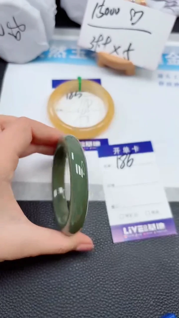 【闪购商品】和田玉手镯未镶嵌186