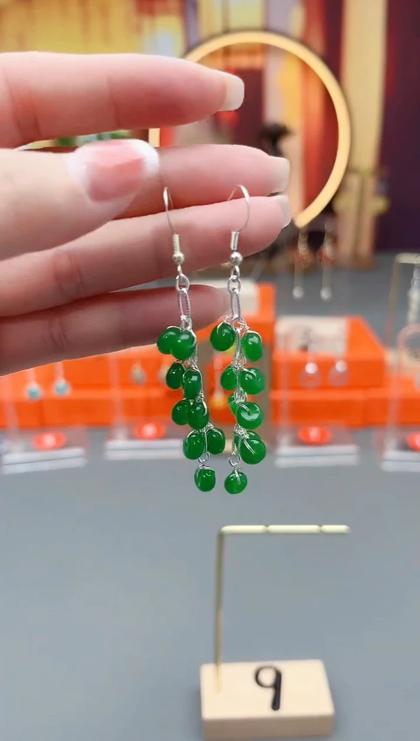 未镶嵌石英质玉（非洲翠）耳钉302