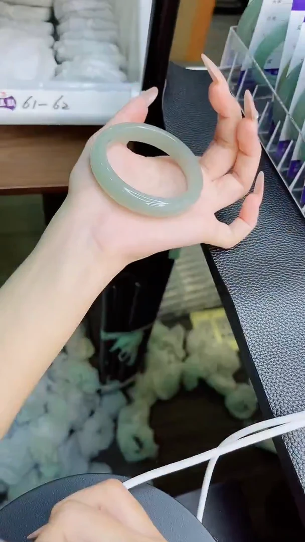 未镶嵌手镯石英质玉144-52