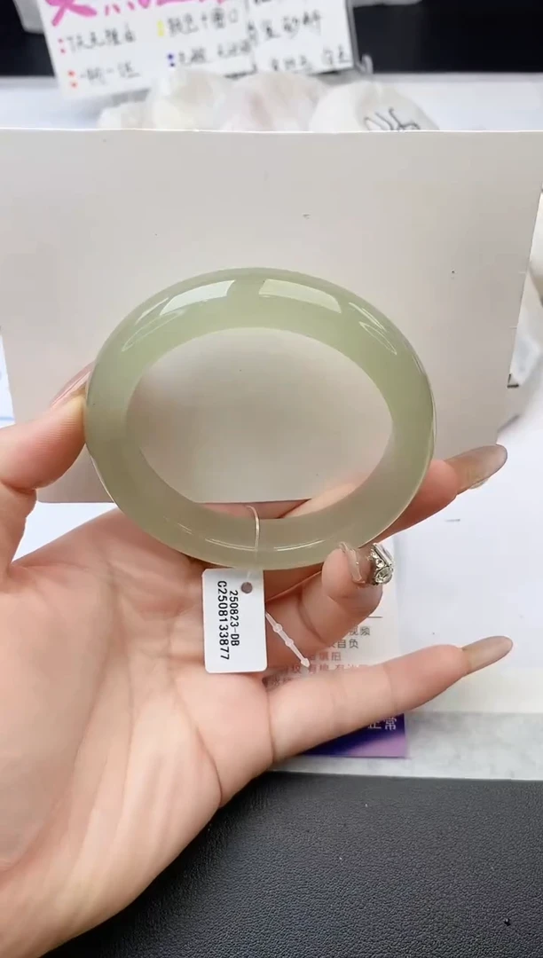 未镶嵌手镯石英质玉w49-DB56+