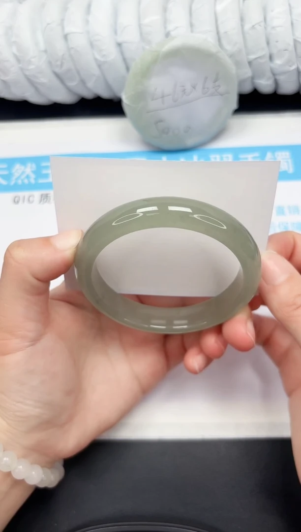 【闪购商品】石英质玉手镯未镶嵌35-62.7