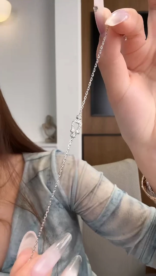 18K金镶嵌手链钻石马蹄手链