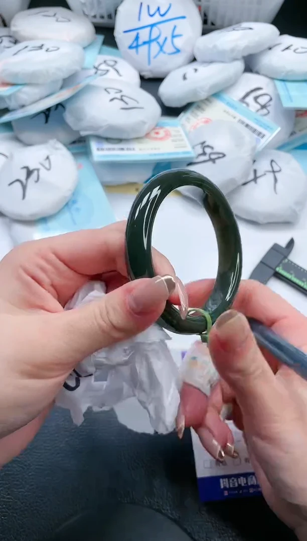 【闪购商品】和田玉手镯未镶嵌18V87-57