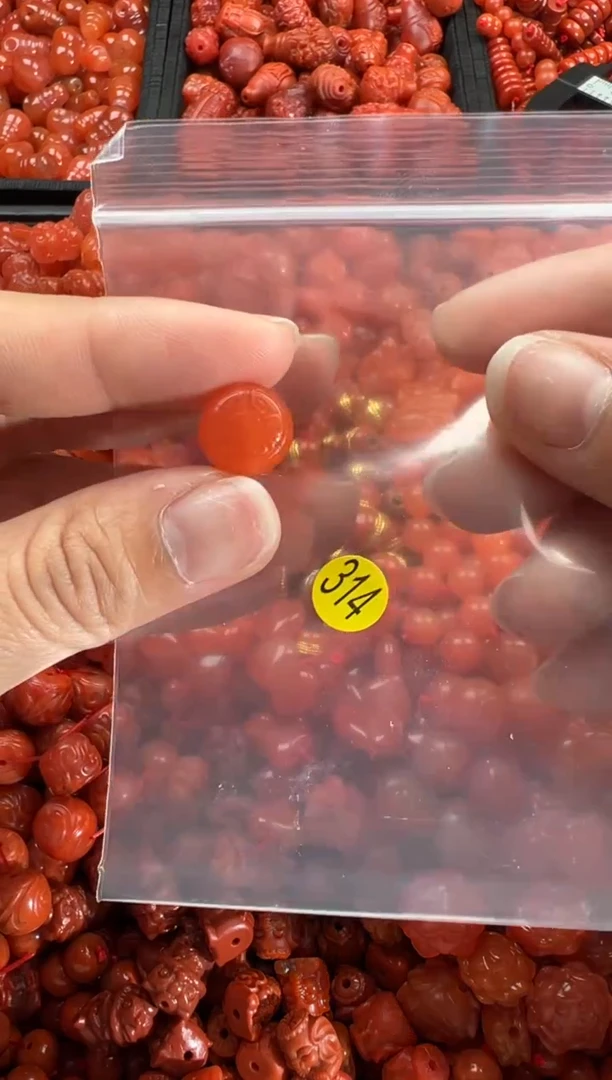 【闪购商品】南红玛瑙颈饰未镶嵌1