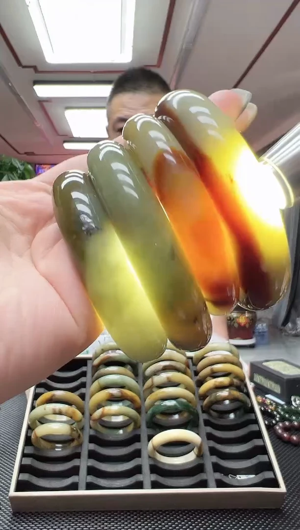 【闪购商品】蛇纹石玉手镯未镶嵌花玉不备注/多样性发货其中发一