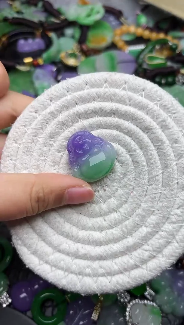 颈饰未镶嵌翡翠缅甸翡翠吊坠