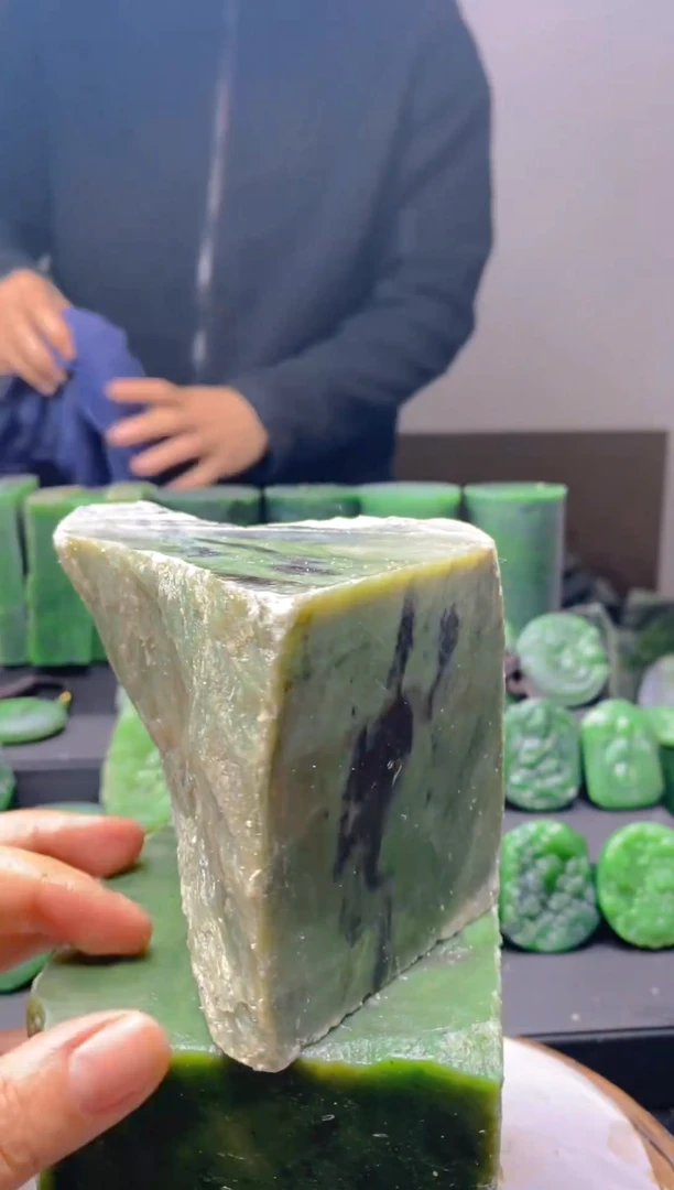 未镶嵌和田玉（碧玉）珠宝半成品1
