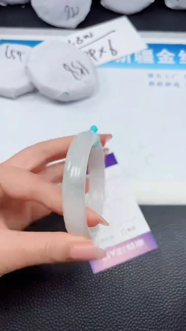 【闪购商品】石英质玉手镯未镶嵌176