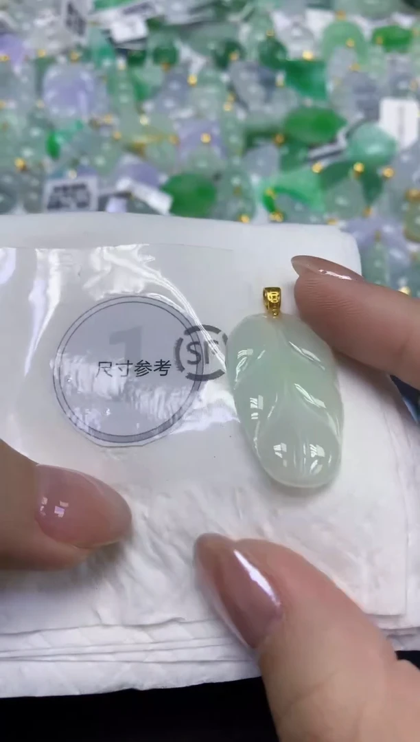 颈饰未镶嵌翡翠天然缅甸翡翠A货百元以上9元证书费自理