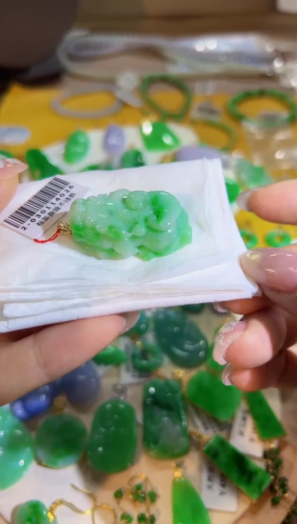 【闪购商品】翡翠颈饰18K金镶嵌Q缅料A货翡翠/支持复检/一件