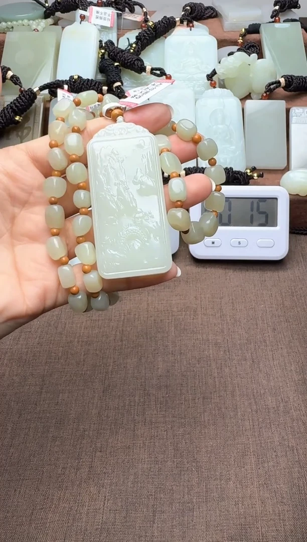 颈饰未镶嵌和田玉1