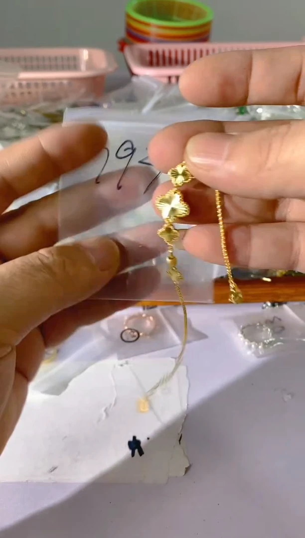 【闪购商品】水晶颈饰银S925镶嵌793红宝，蓝宝，多样性发一件赠链