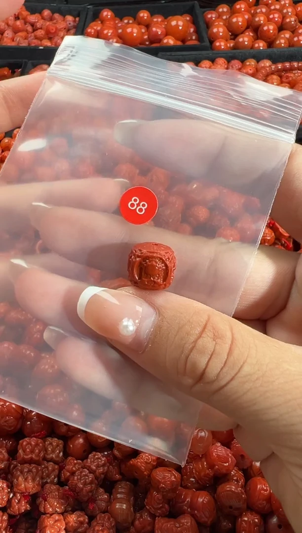 颈饰未镶嵌南红玛瑙1