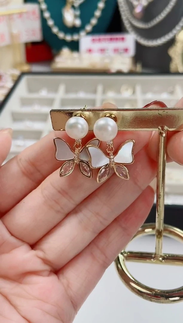 银S925镶嵌淡水珍珠耳环.