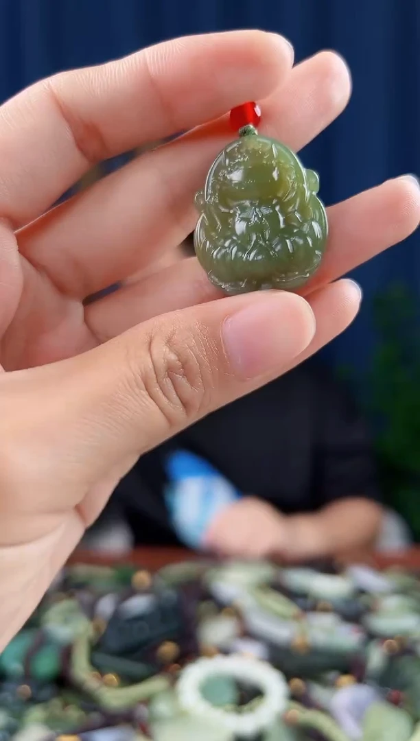 未镶嵌和田玉挂件拍一发一，