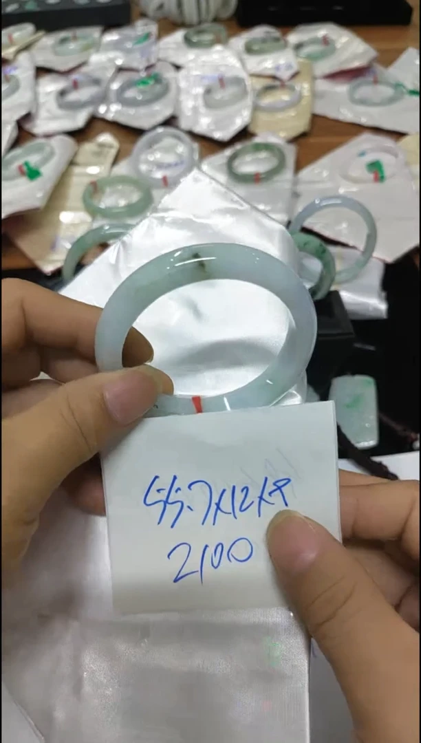 翡翠手镯未镶嵌11111111111111111