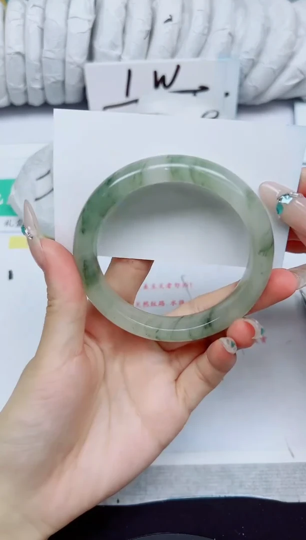 石英质玉手镯未镶嵌83/53