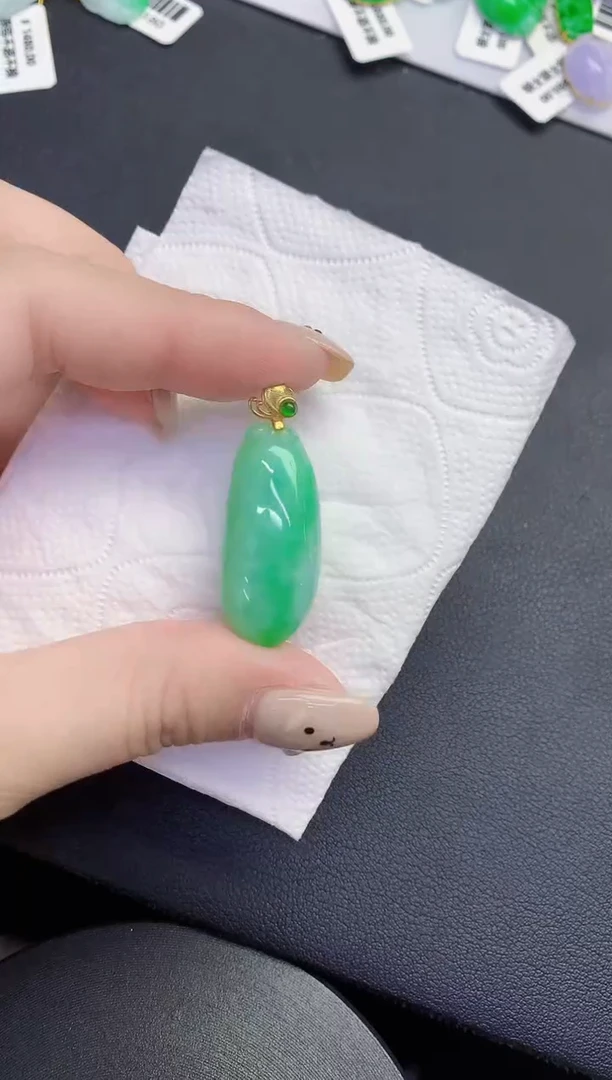 颈饰未镶嵌翡翠缅甸天然翡翠A货