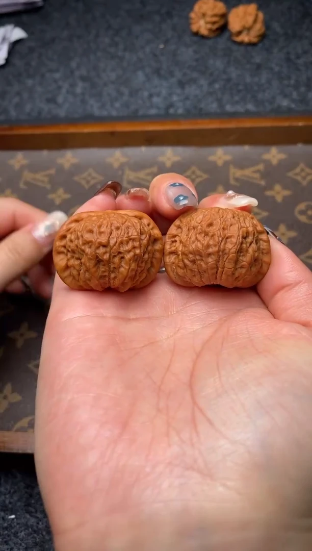 把件文玩核桃b29号37尺血麒麟