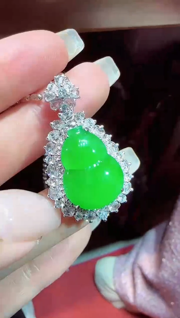 【闪购商品】翡翠吊坠(不含链)18K金镶嵌葫芦