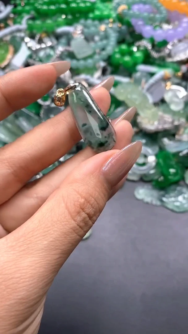 颈饰未镶嵌翡翠(配扣头多样性发其一）32